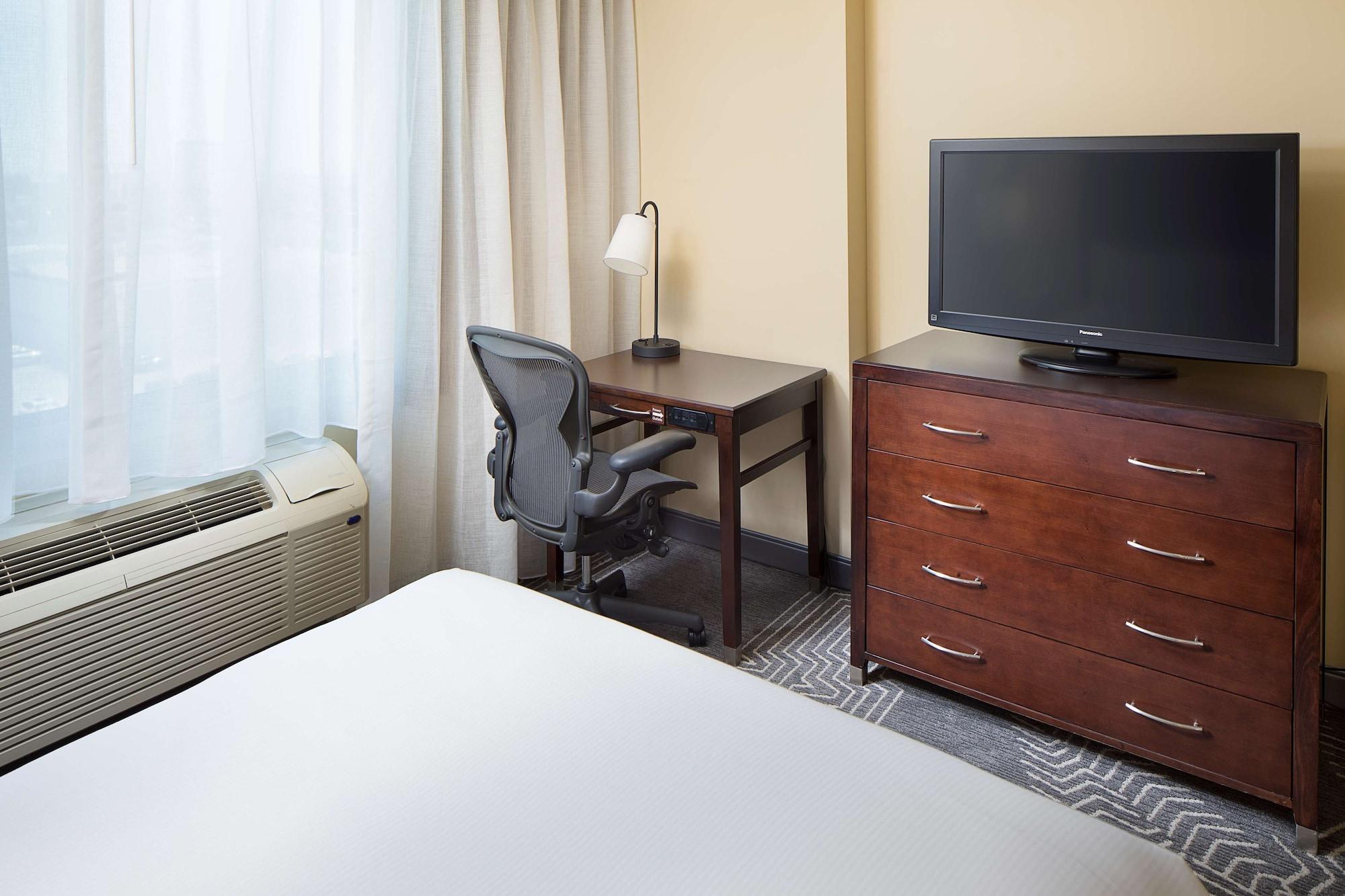 Doubletree By Hilton Los Angeles/Commerce Esterno foto