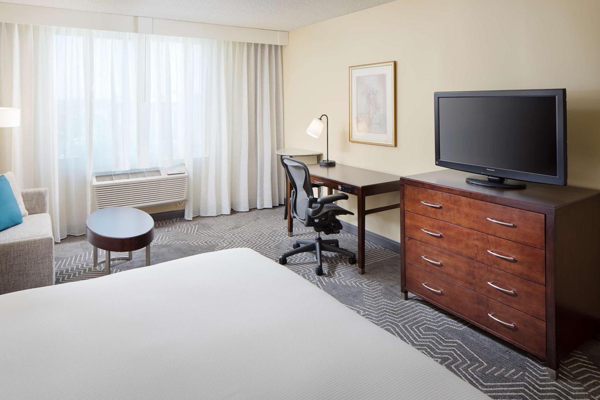 Doubletree By Hilton Los Angeles/Commerce Esterno foto