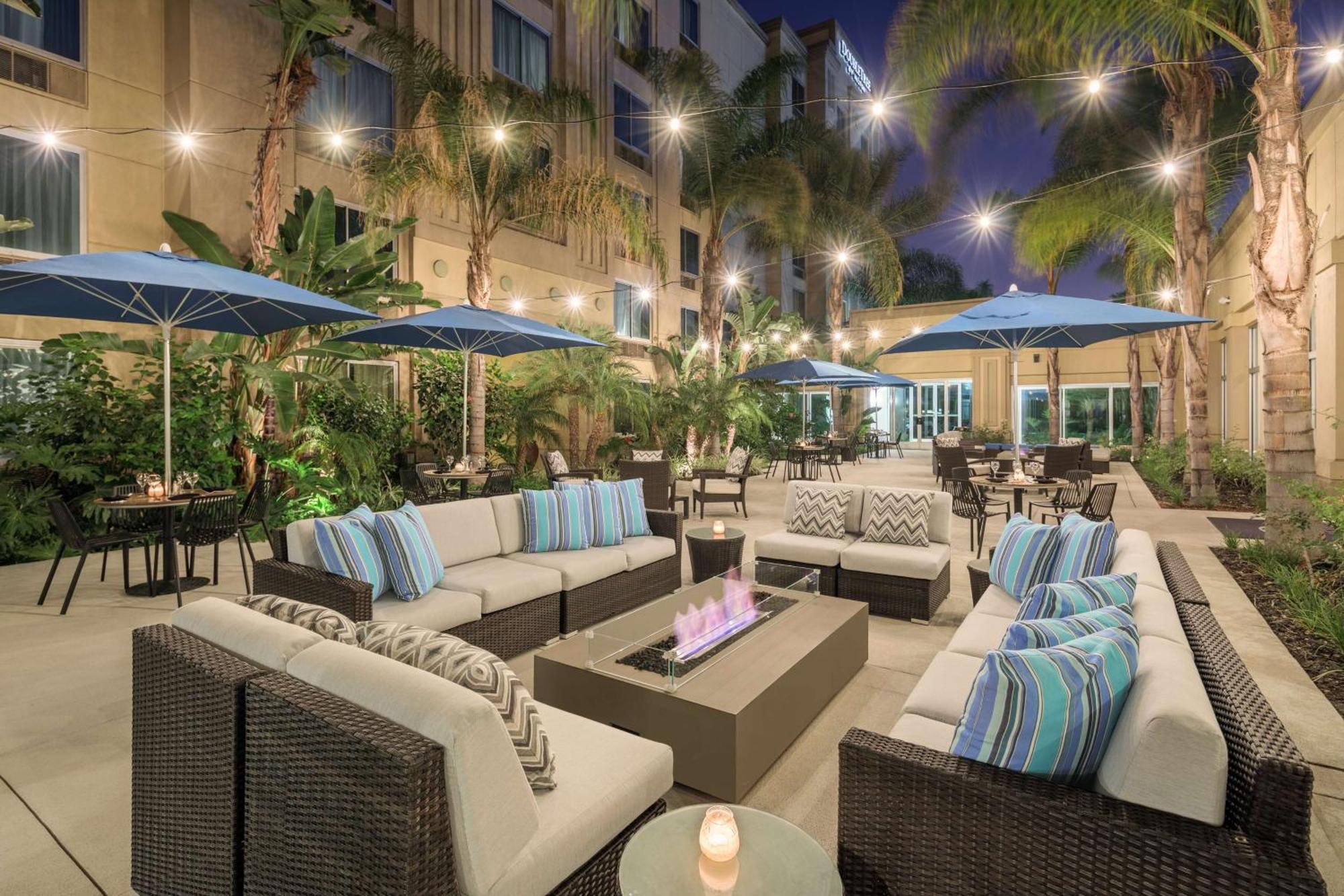 Doubletree By Hilton Los Angeles/Commerce Esterno foto