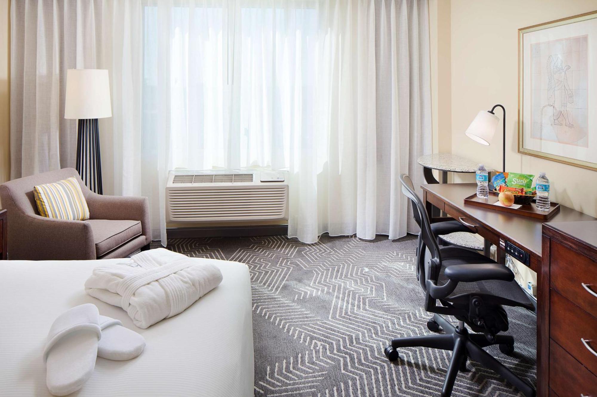 Doubletree By Hilton Los Angeles/Commerce Esterno foto