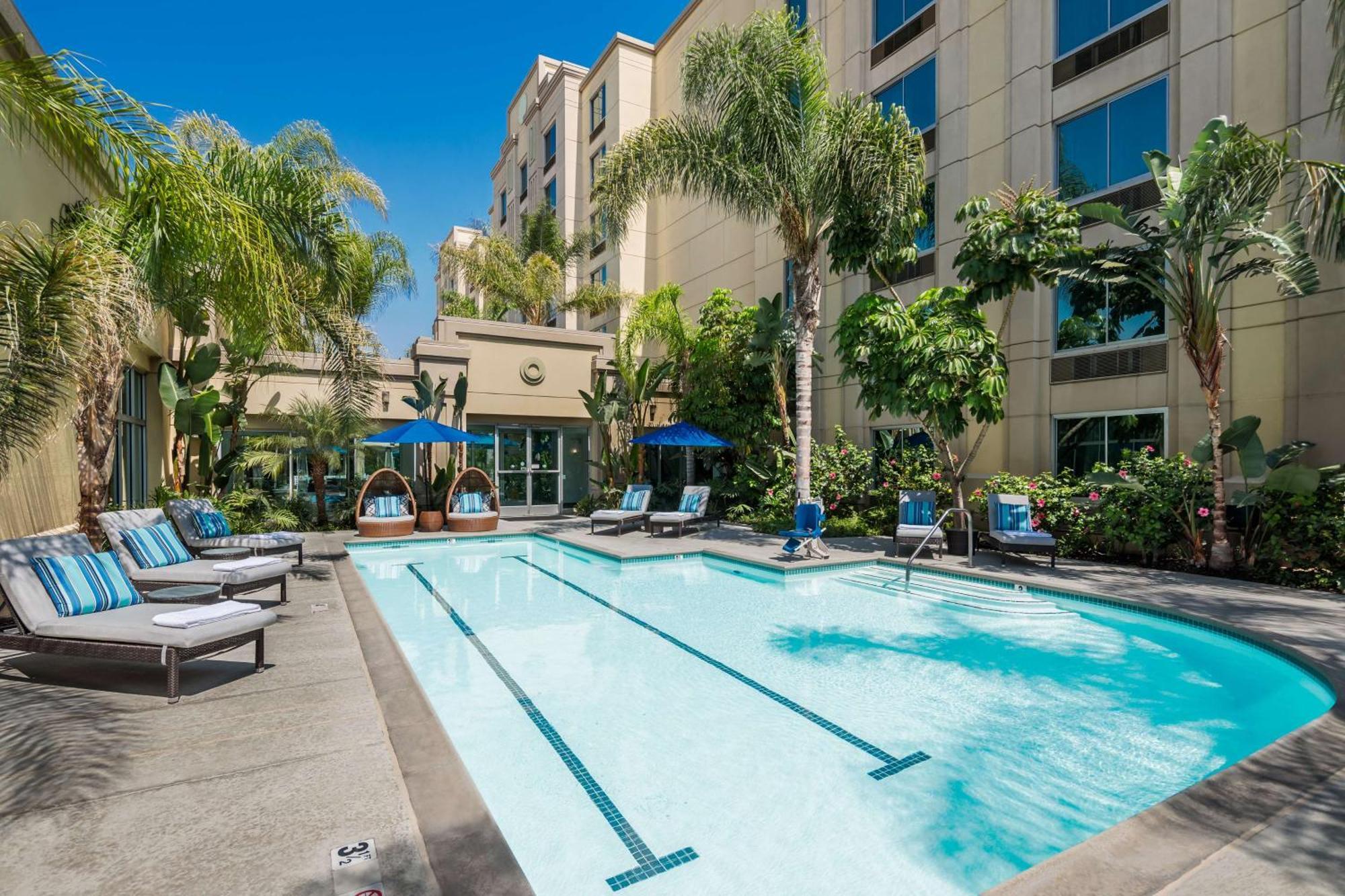 Doubletree By Hilton Los Angeles/Commerce Esterno foto