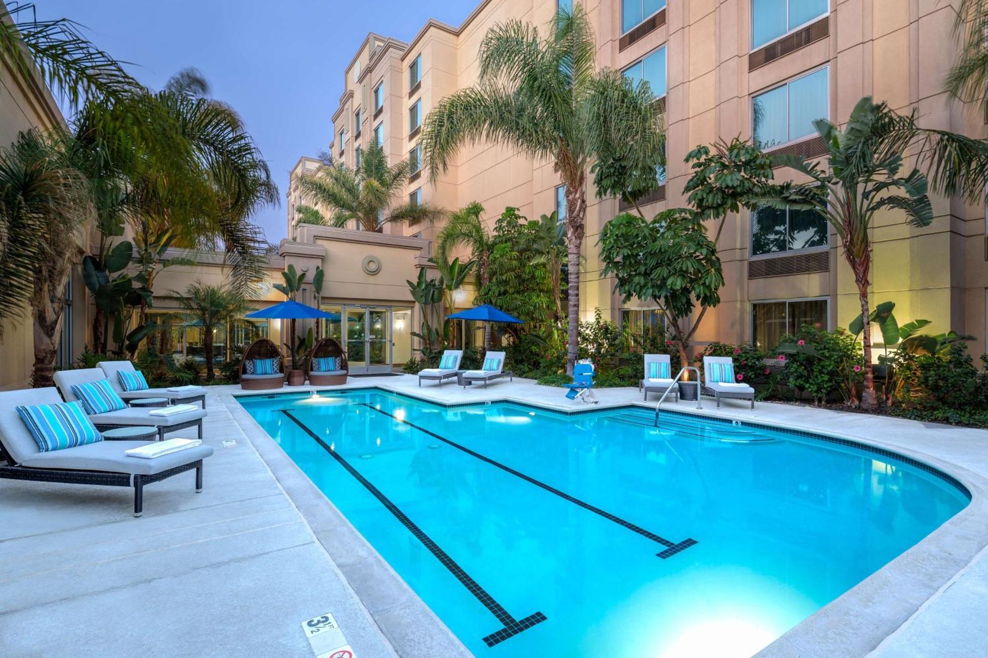 Doubletree By Hilton Los Angeles/Commerce Esterno foto