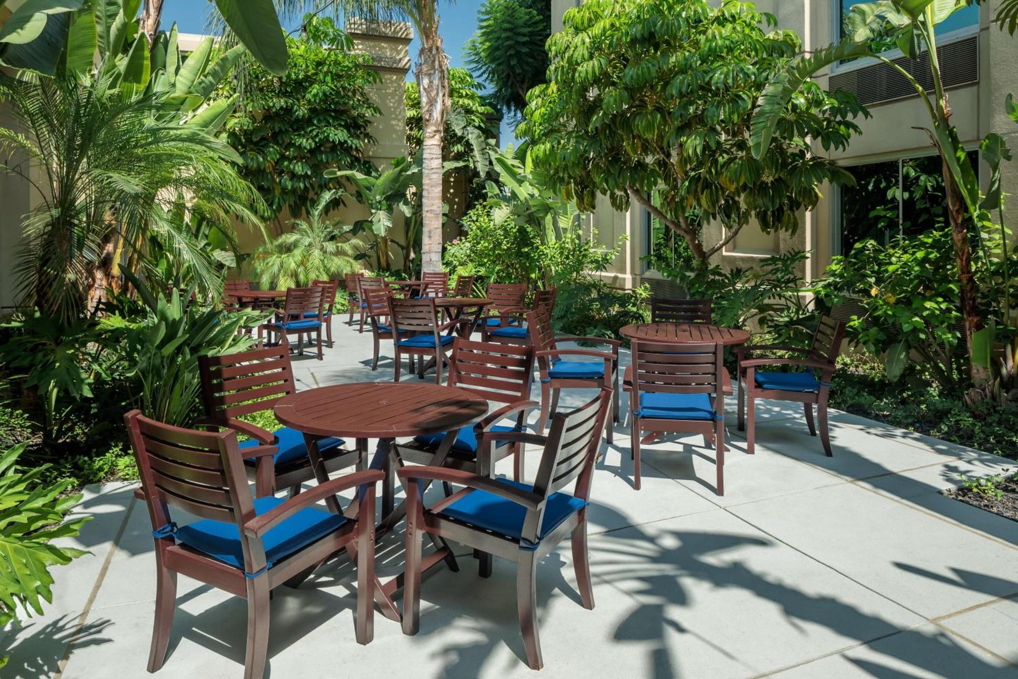 Doubletree By Hilton Los Angeles/Commerce Esterno foto