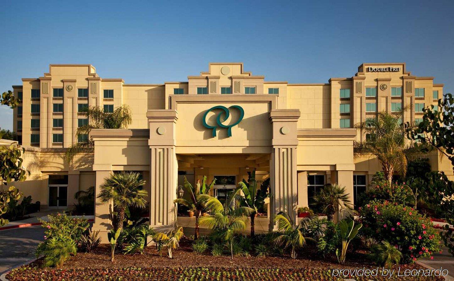 Doubletree By Hilton Los Angeles/Commerce Esterno foto