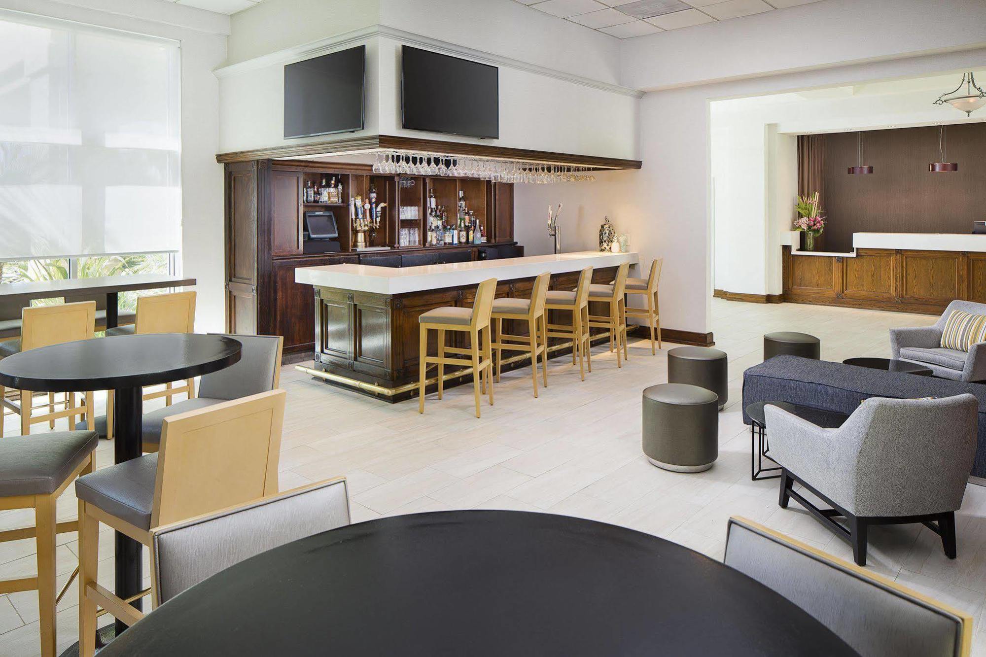 Doubletree By Hilton Los Angeles/Commerce Esterno foto